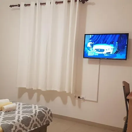 Apartment Orange Brist *