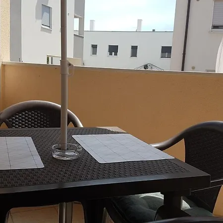 Apartment Orange Brist Pula